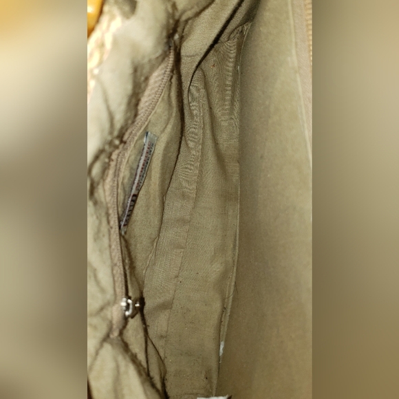 Faded Glory| Woven Texture and Wooden Handled Purse - Picture 4 of 8